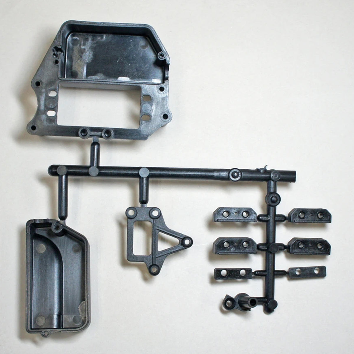 Mugen Seiki Servo Mount & Receiver Box: X8RE